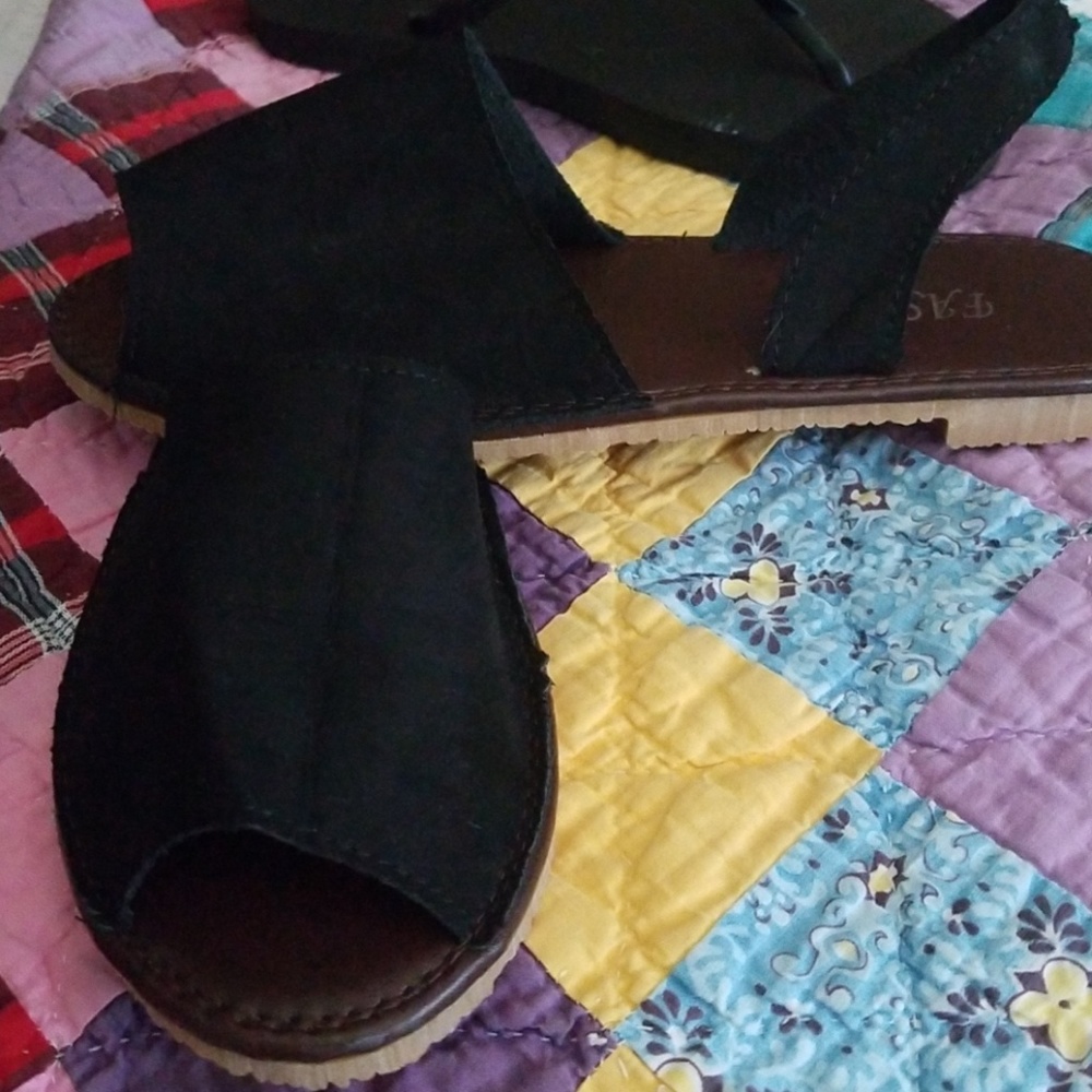 Sandles